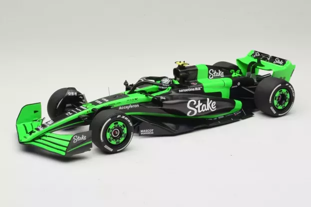 Minichamps Sauber F1 C44 Team Stake Kick N 24 Season 2024 Zhou Guanyu 1:18 117240124